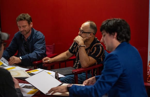 AV_PROJ-09 - Grande.jpeg