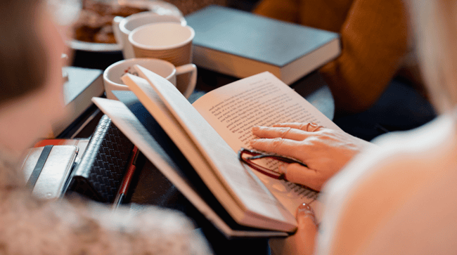 Lire un livre