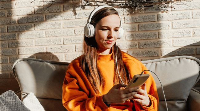 Image prétexte écouter un podcast