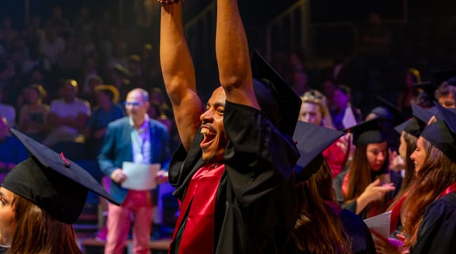 Félicitations à l'ensemble des étudiantes et étudiants diplômé.e.s.