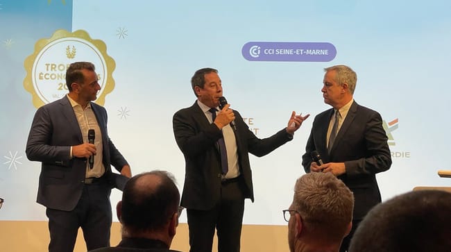 Photo du président de l'agglomération Val d'Europe et des partenaires
