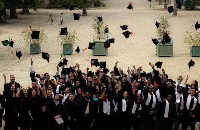 CRDD jeté de chapeaux