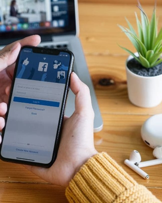 présentation du métier de social media strategist