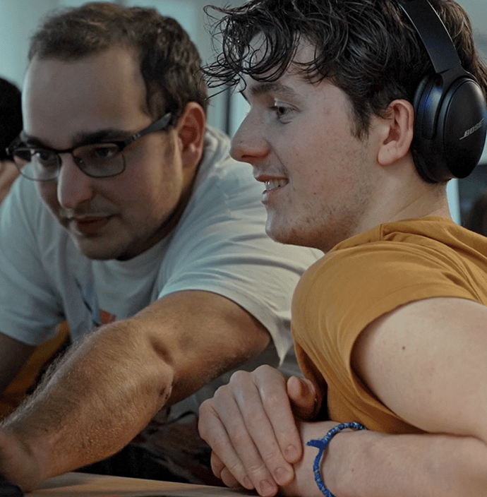 miniature job dating